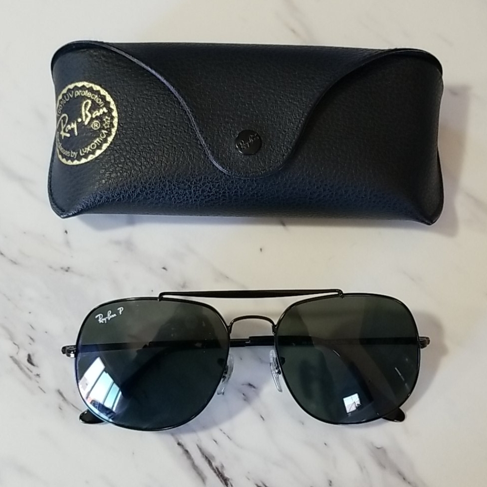 Ray-Ban General Polarized Black shades